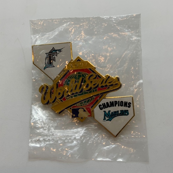 Vintage Florida Marlins 1997 World Series Champions Baseball Lapel Pin - Picture 10 of 11
